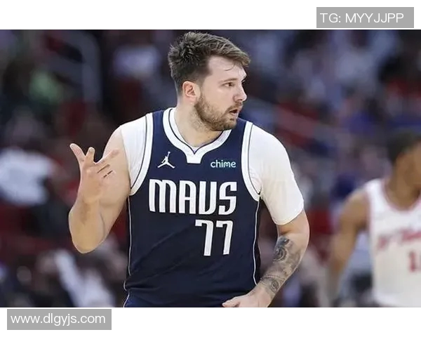 东契奇狂砍73分刷新现役得分纪录独行侠击败太阳终结其11连胜之旅 东契奇狂砍73分刷新现役得分纪录独行侠击败太阳终结其11连胜之旅